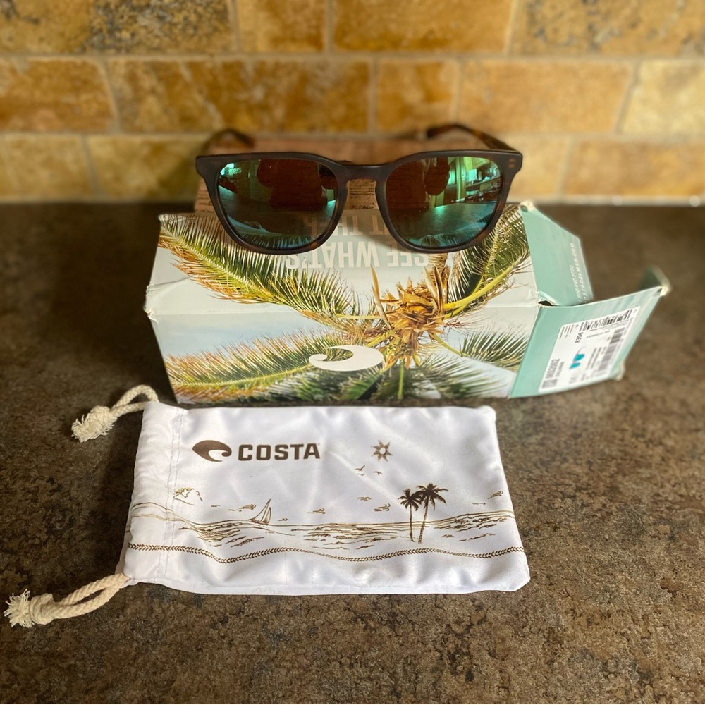 Brand New in Box - Costa Del Mar Sunglasses
Green Mirror Polarized - Sullivan